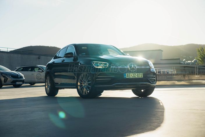 MERCEDES-BENZ GLC 300 e 4Matic 9G-TRONIC Plug-in hybrid