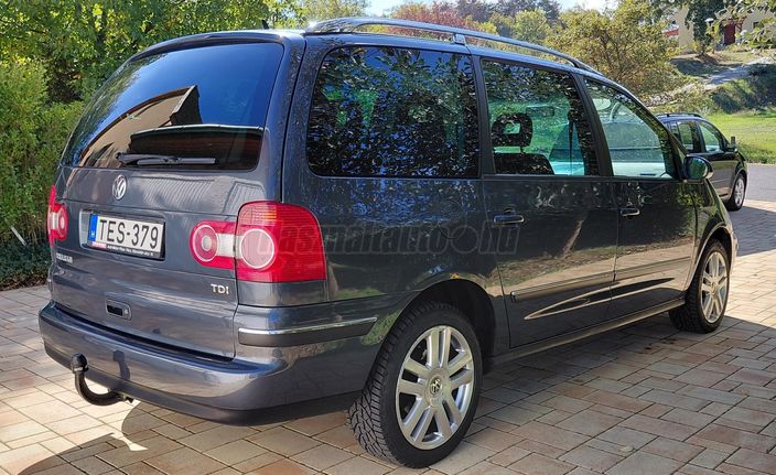VOLKSWAGEN SHARAN