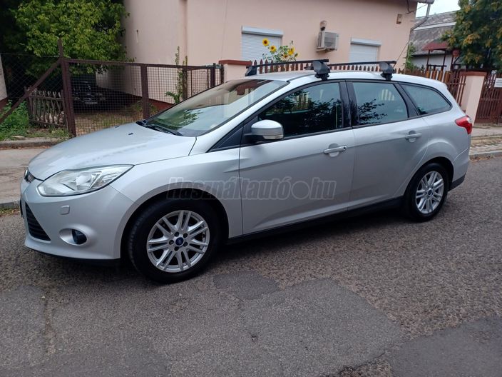 FORD FOCUS 1.6 Ti-VCT Champions