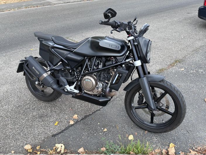 HUSQVARNA SVARTPILEN 701