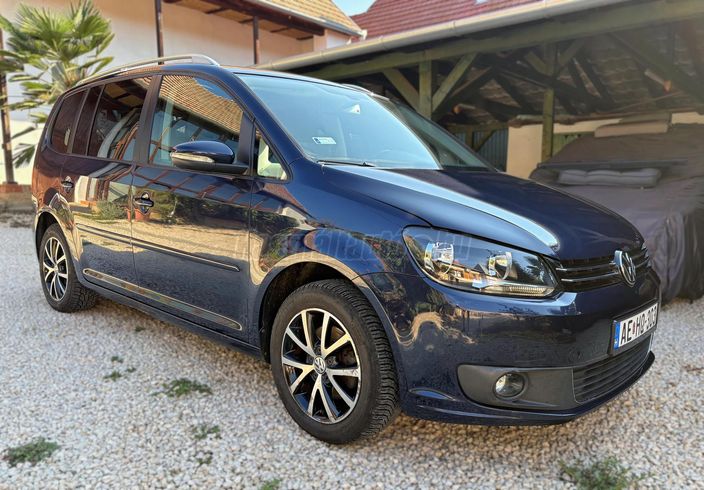VOLKSWAGEN TOURAN 1.6 CR TDI Highline DSG [7 személy]