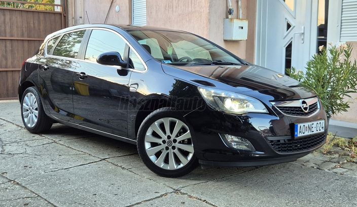 OPEL ASTRA J 1.4 T Cosmo