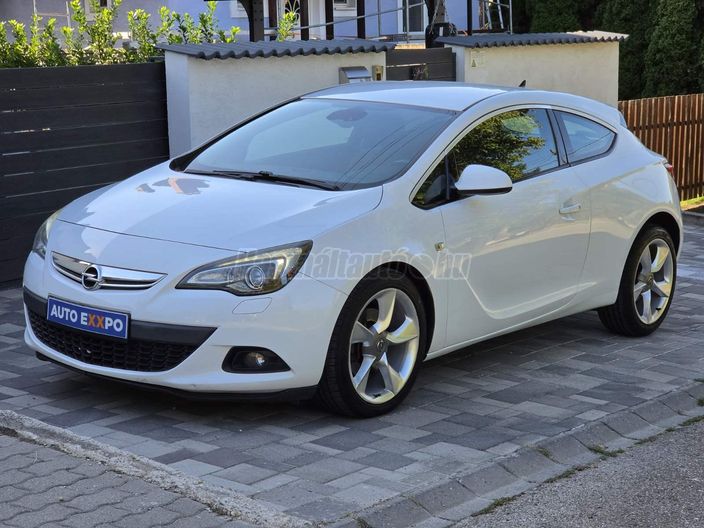 OPEL ASTRA J GTC 1.4 T Sport