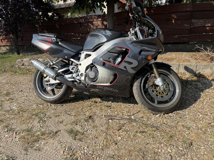 HONDA CBR 900 RR