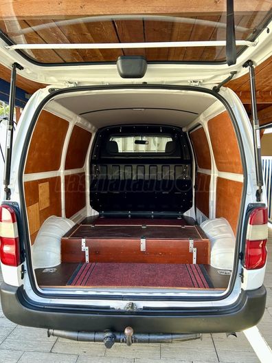 TOYOTA HIACE 2.5 D-4D Panel Van Comfort