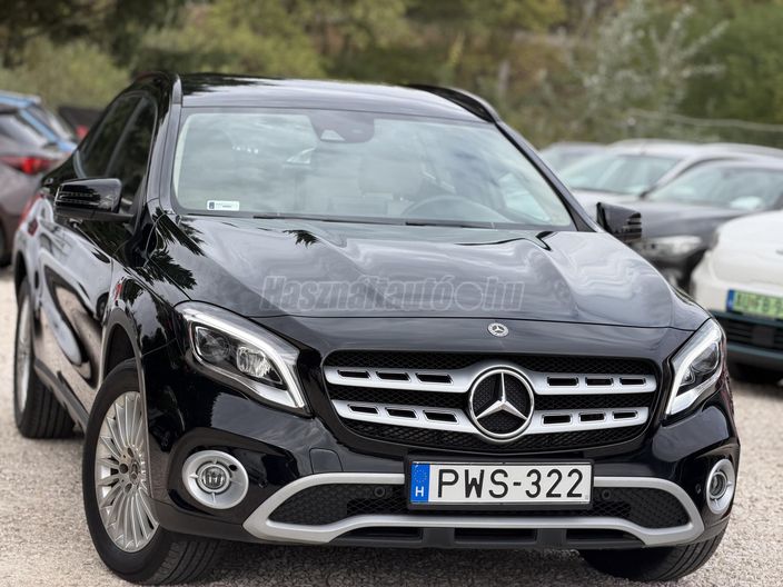 MERCEDES-BENZ GLA 180 Urban 7G-DCT