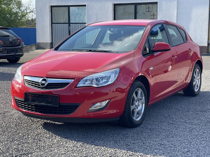OPEL ASTRA J 1.4 Enjoy