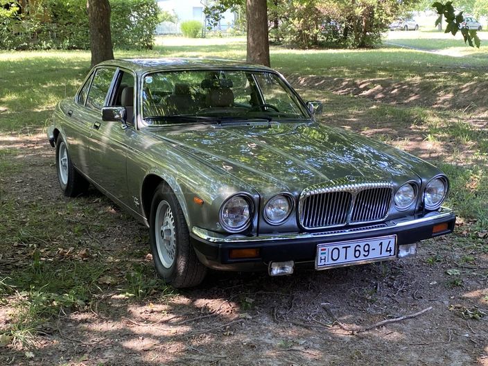 JAGUAR DAIMLER Double Six (Automata)
