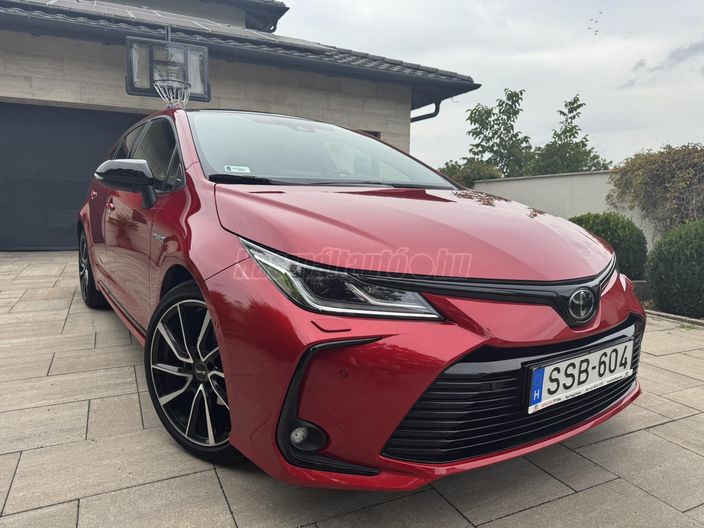 TOYOTA COROLLA Sedan 1.8 Hybrid GR-Sport Dynamic e-CVT