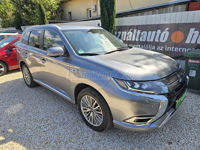 MITSUBISHI OUTLANDER 2.4 PHEV Instyle Premium 4WD CVT