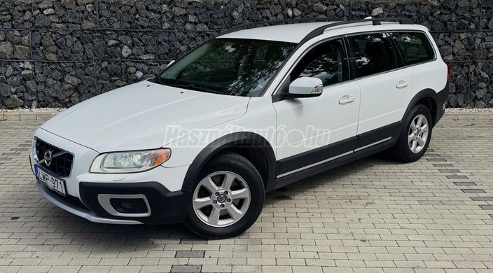 VOLVO XC70 2.4 D [D4] XC AWD Momentum