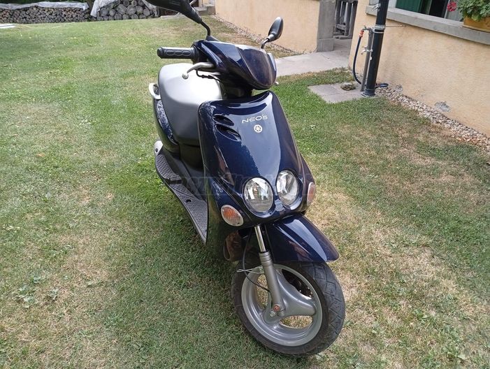 YAMAHA NEOS