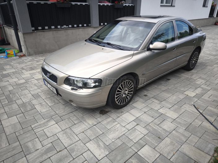 VOLVO S60 2.4 D Summum