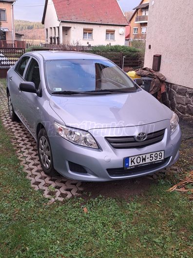 TOYOTA COROLLA Sedan 1.4