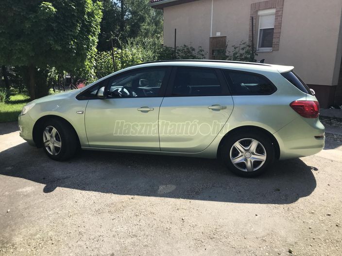 OPEL ASTRA J Sports Tourer 1.7 CDTI Sport