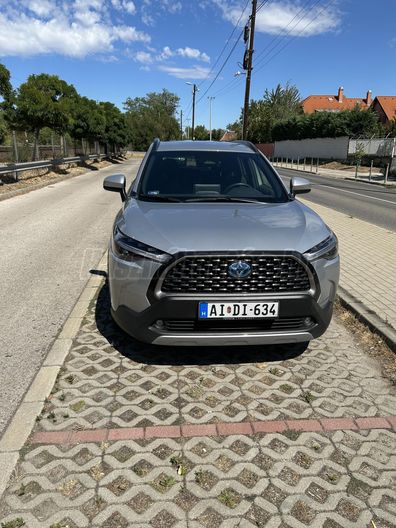 TOYOTA COROLLA CROSS 2.0 Hybrid Style+Tech e-CVT