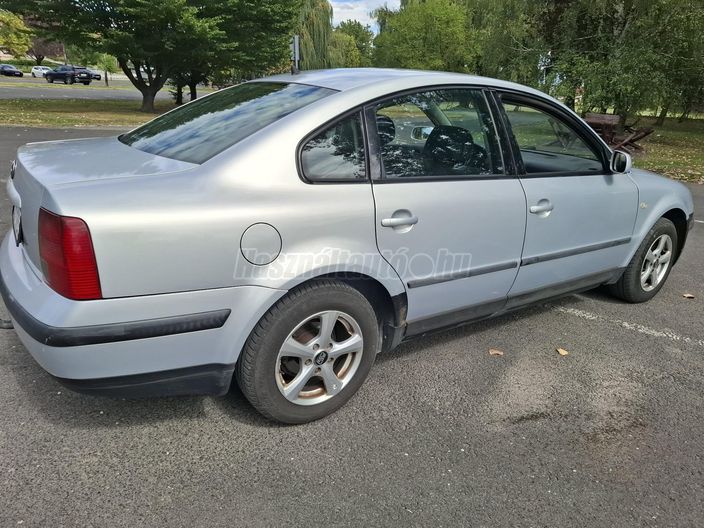 VOLKSWAGEN PASSAT 1.9 PD TDI