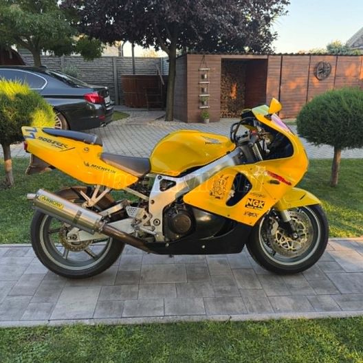 HONDA CBR 900 RR