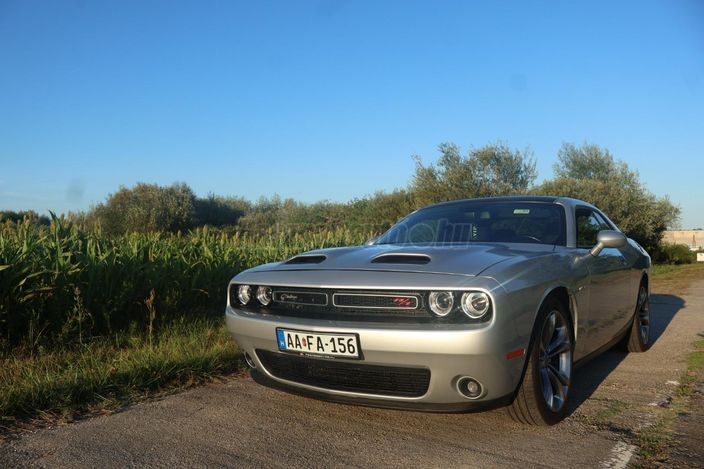 DODGE CHALLENGER