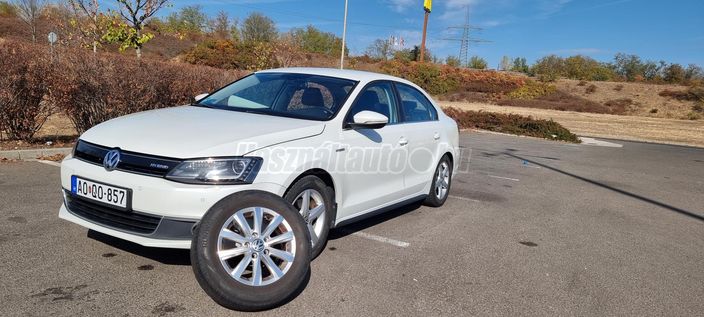 VOLKSWAGEN JETTA 1.4 TSI Highline