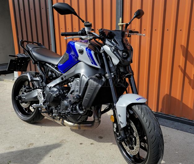 YAMAHA MT-09