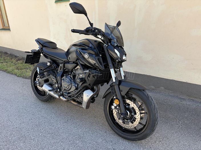 YAMAHA MT-07