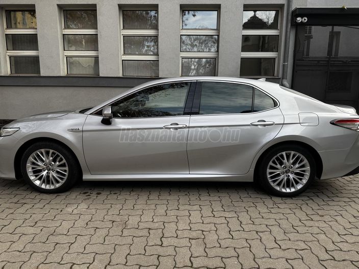 TOYOTA CAMRY 2.5 Hybrid Executive VIP CVT