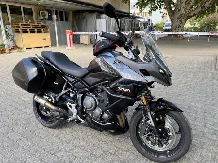 TRIUMPH TIGER SPORT 800