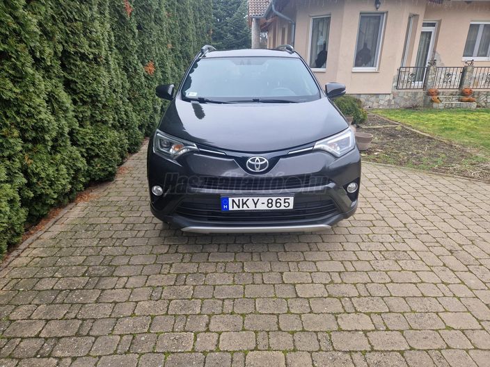 TOYOTA RAV 4