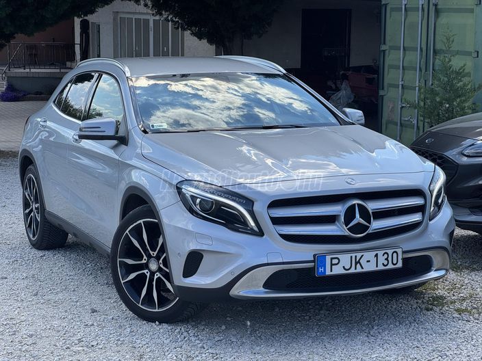 MERCEDES-BENZ GLA 220 CDI d Style 4Matic 7G-DCT