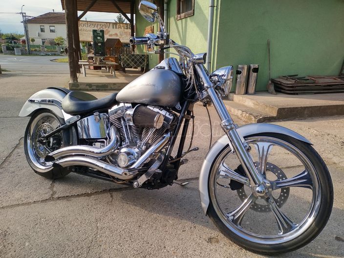 HARLEY-DAVIDSON SOFTAIL