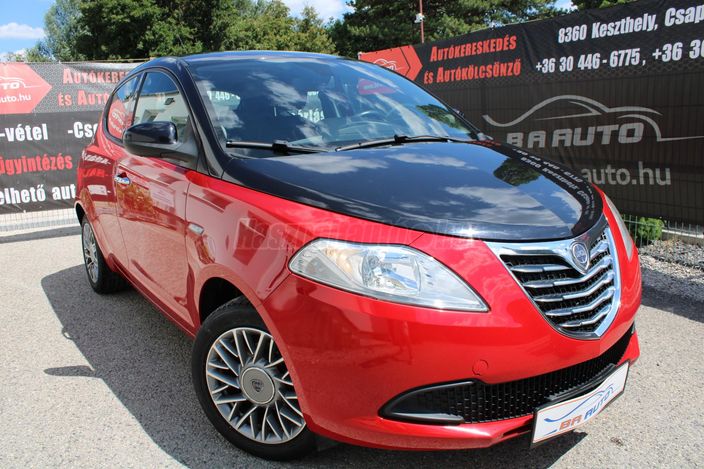 LANCIA YPSILON 1.2 8V Black&Red