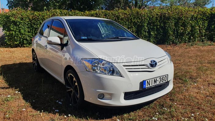 TOYOTA AURIS 2.0 D-4D DPF Sol