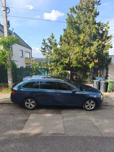 SKODA SUPERB Combi 1.8 TSI Style DSG