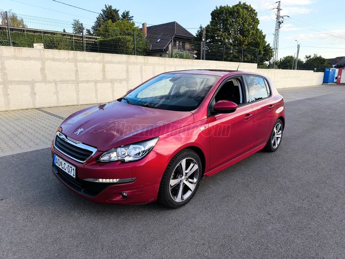 PEUGEOT 308 1.2 PureTech Style S&S
