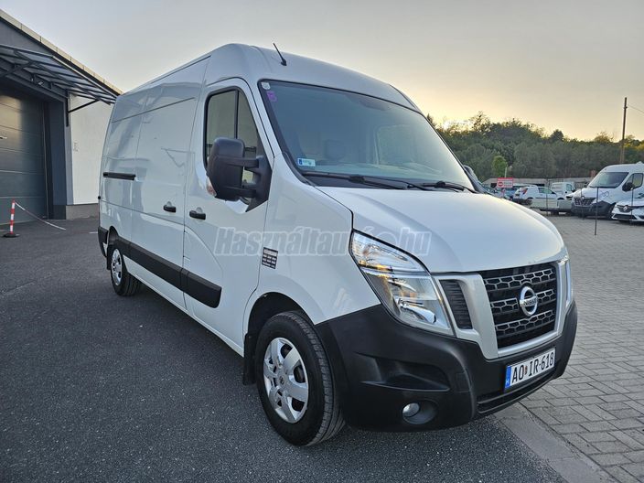 NISSAN NV400