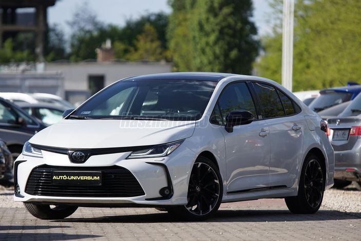 TOYOTA COROLLA Sedan 1.8 Hybrid GR-Sport e-CVT
