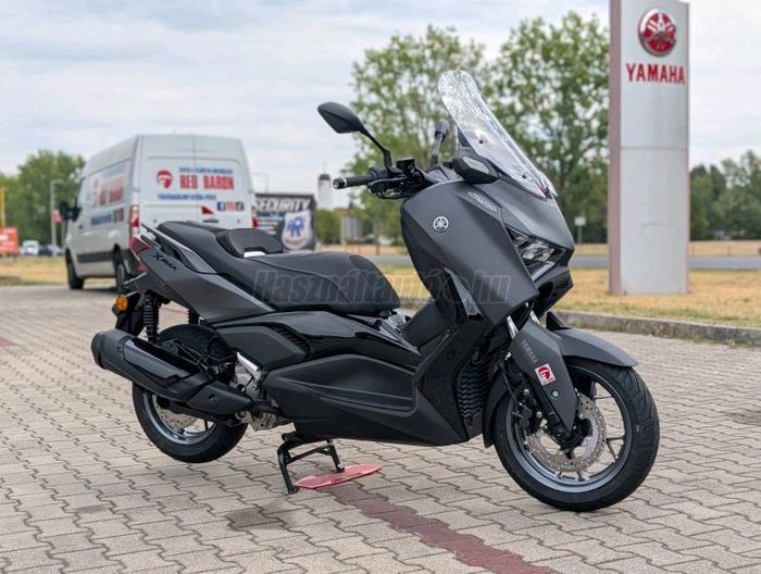 YAMAHA X-MAX 300