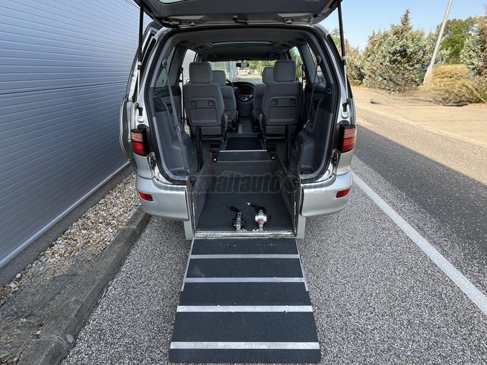 TOYOTA PREVIA 2.4 Sol (Automata)