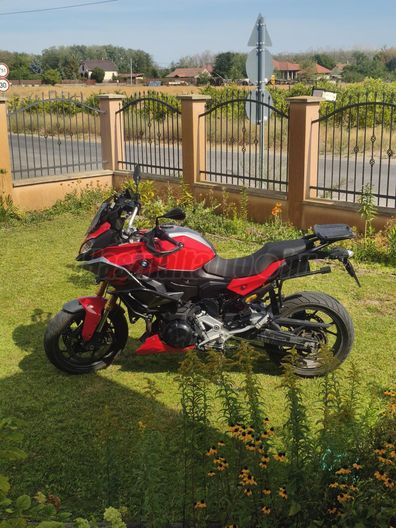 BMW F 900 XR