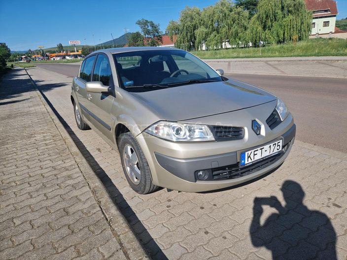 RENAULT MEGANE Limousine 1.4 Authentique