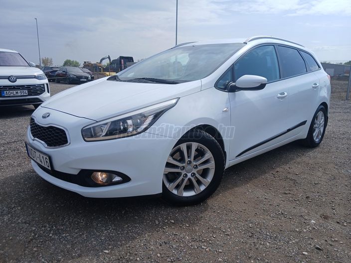 KIA CEE'D 1.6 CRDI EX Prémium DCT