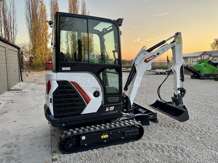 BOBCAT E19 Premium