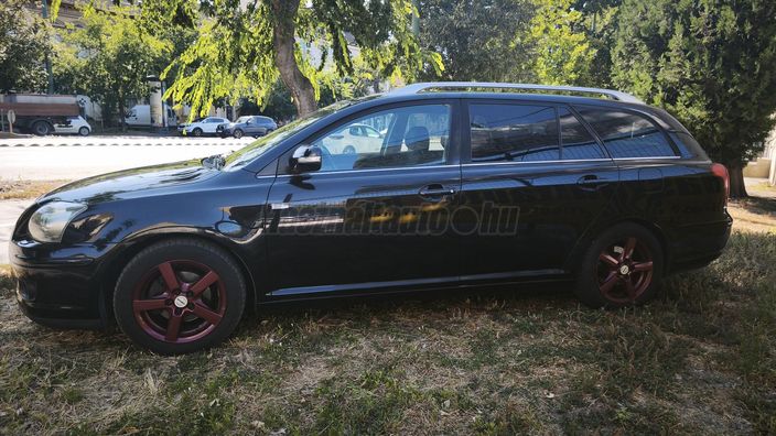 TOYOTA AVENSIS Wagon 1.8 Sol