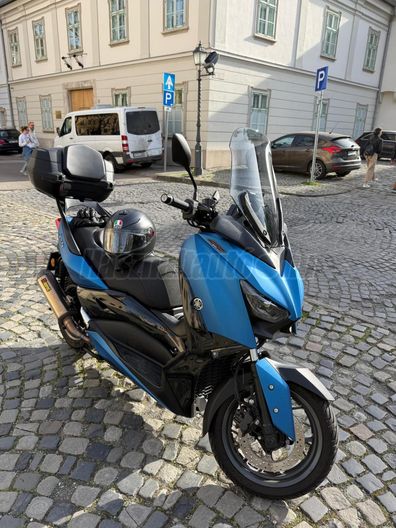 YAMAHA X-MAX 300