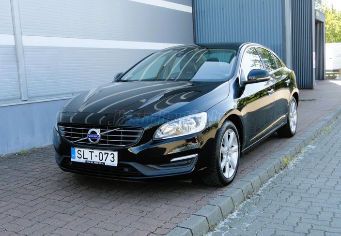 VOLVO S60 2.0 D [D2] Momentum Geartronic