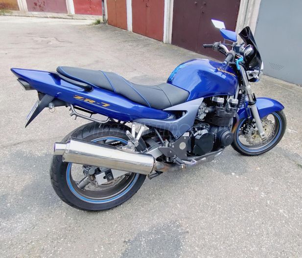 KAWASAKI ZR-7