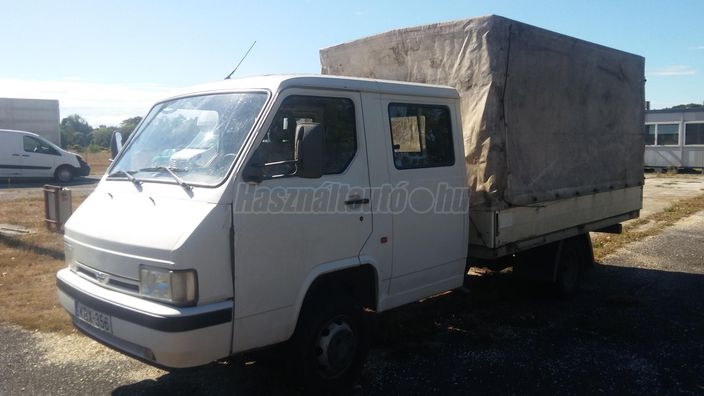 NISSAN TRADE 3.0 D