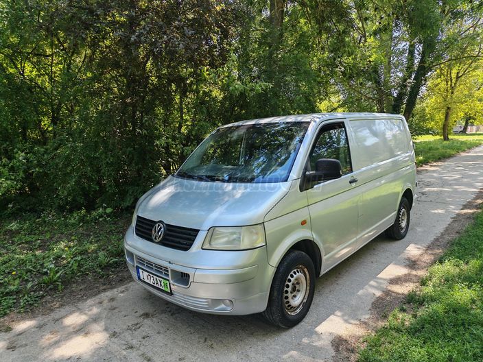 VOLKSWAGEN TRANSPORTER T5 2.5 TDI
