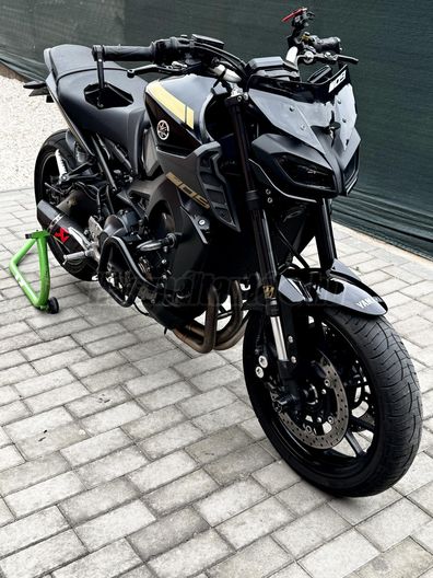 YAMAHA MT-09